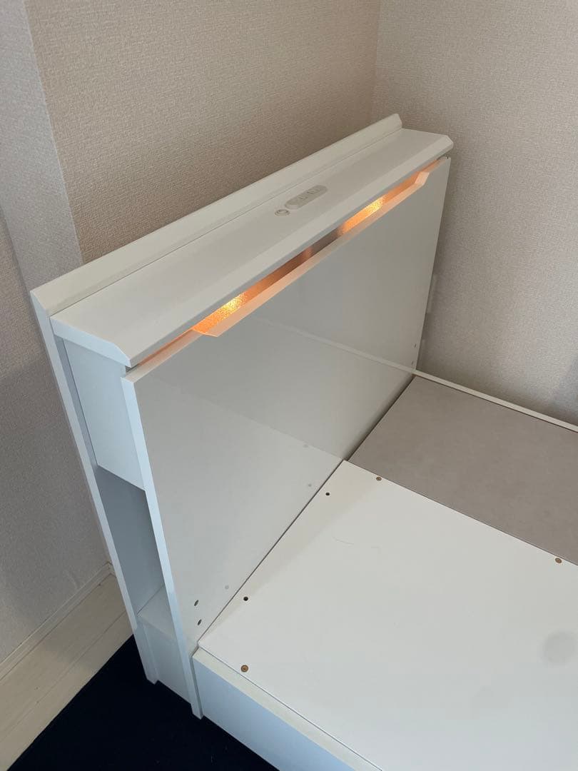 ニトリ　ホワイト シングルベッドフレーム