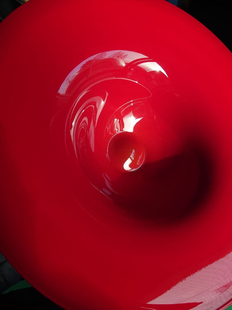 イタリア製　赤色ガラス皿 黒色台座付き