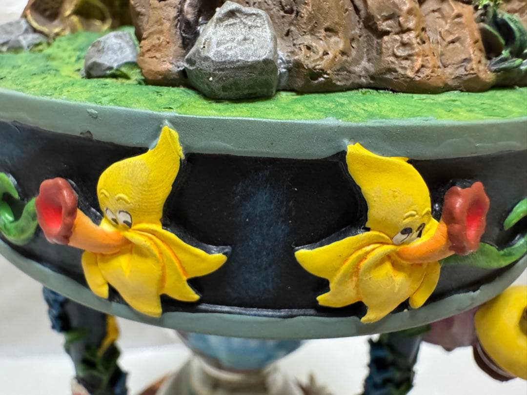 ディズニー 不思議の国のアリス 砂時計型ライトアップ オルゴール付スノーグローブ