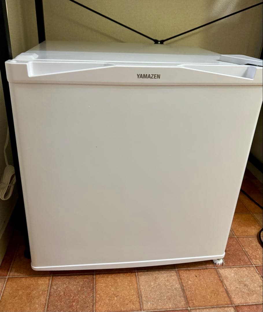 山善YAMAZEN 31L 小型冷凍庫 コンパクト セカンド 一人暮らしホワイト