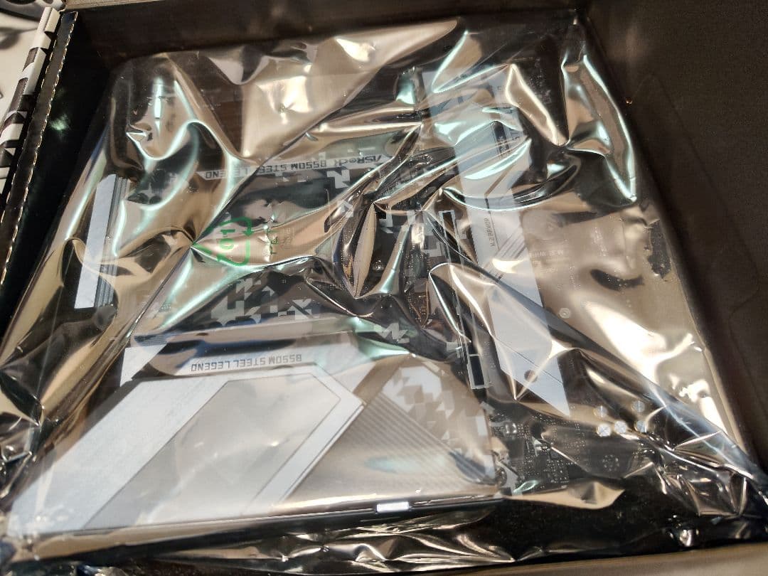 ASRock B550M STEEL LEGEND 本体