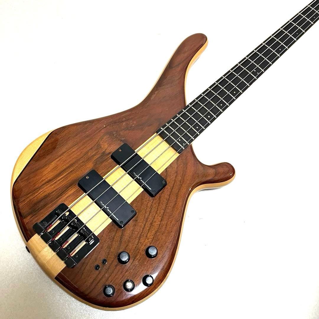 TUNE BULL'S EYE BEシリーズ スルーネック 4弦 エレキベース