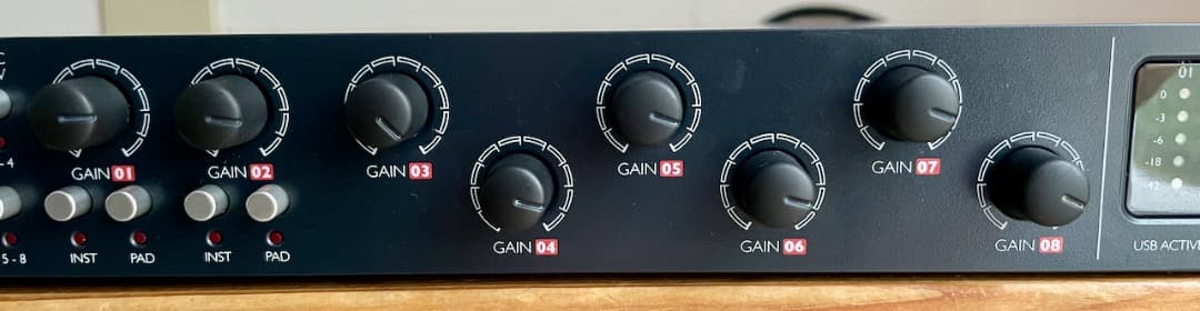 フォーカスライトScarlett 18i20 オーディオインターフェイス