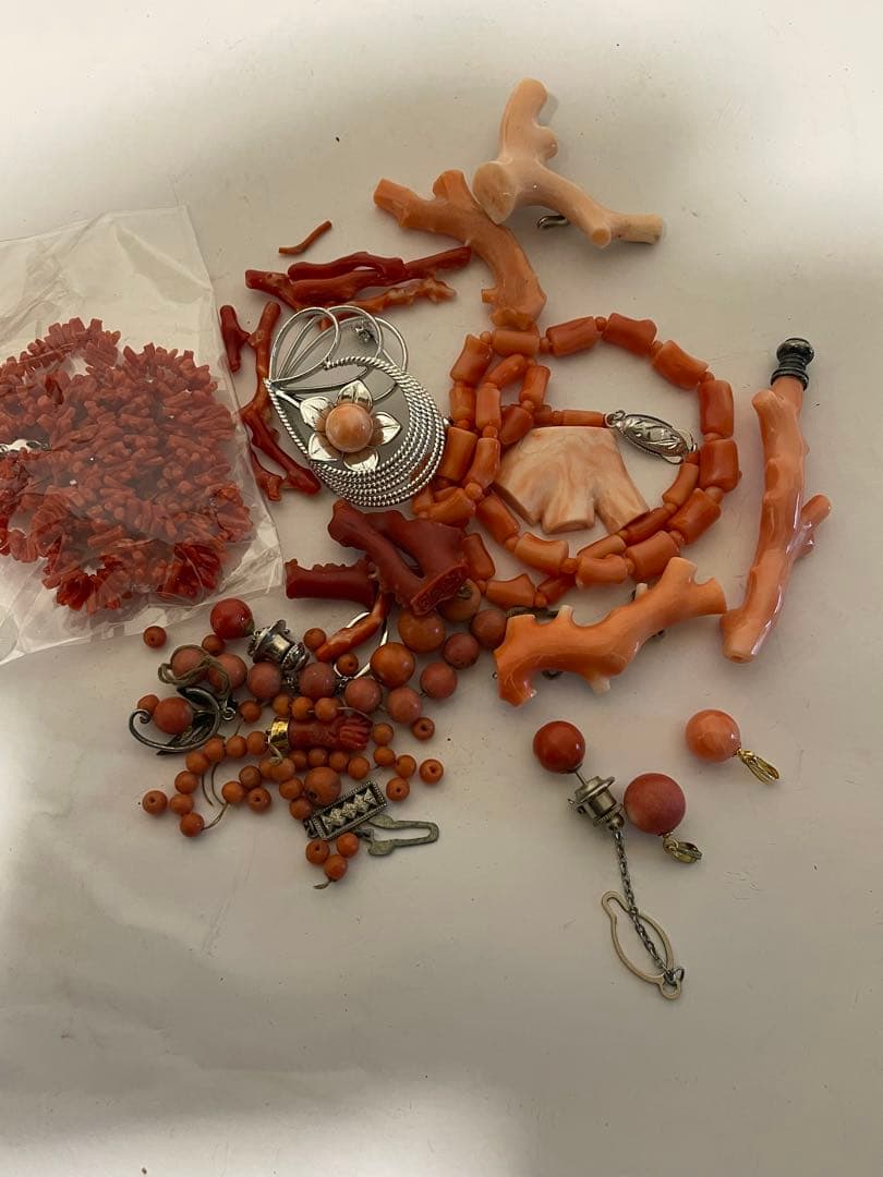 赤珊瑚　玉　ネックレス色々　袋入リ約129g