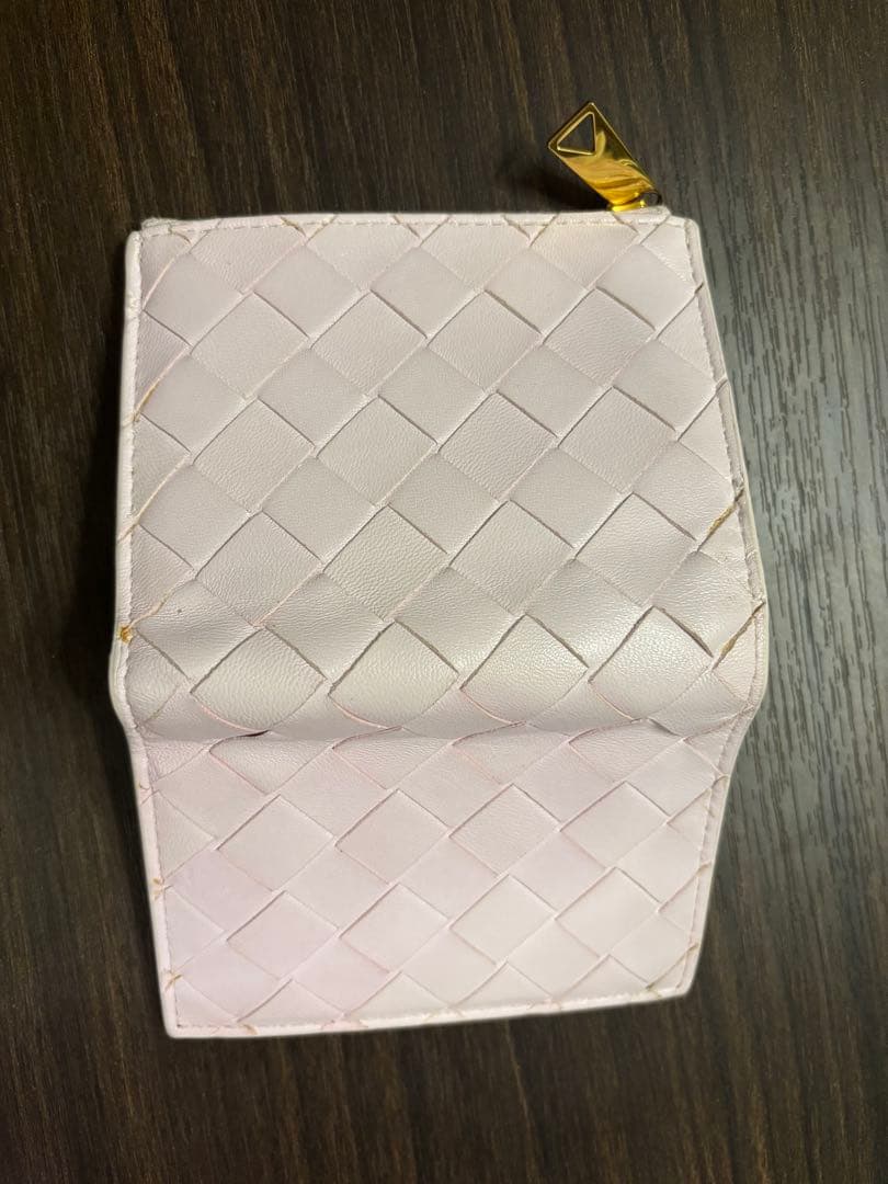 BOTTEGA VENETA ピンクレザー折り財布