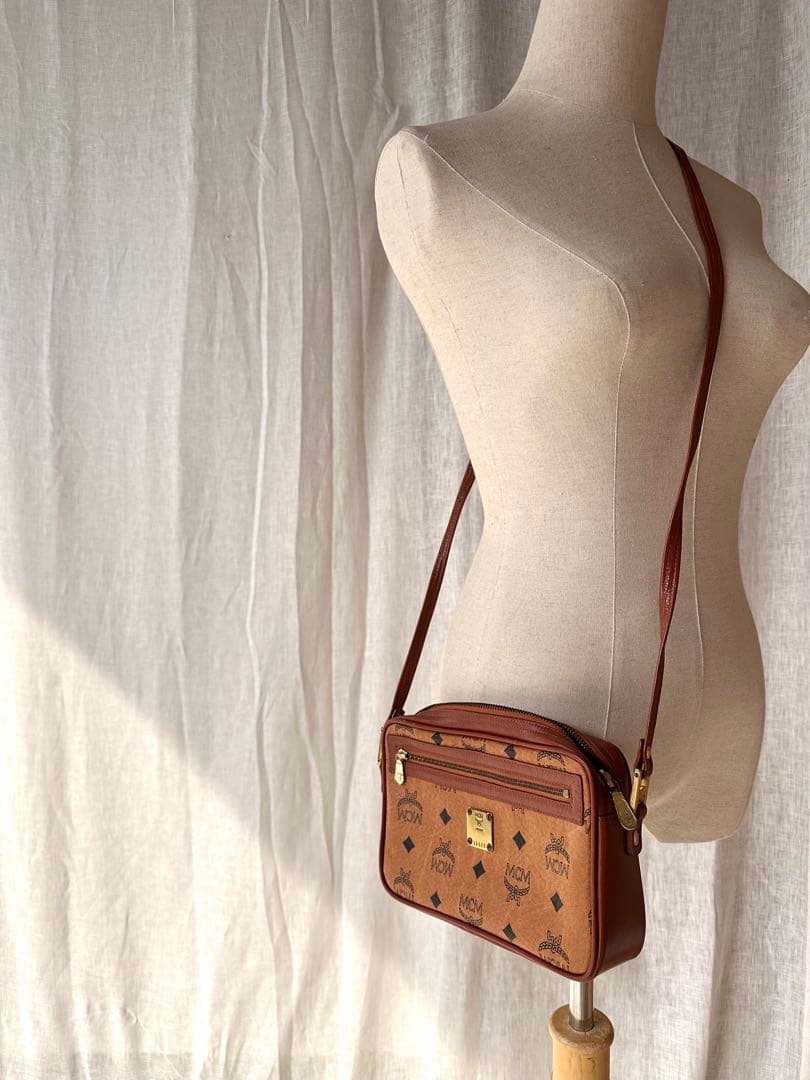 【美品】MCM ヴィセトス クロスボディ カメラバッグ ショルダー バッグ