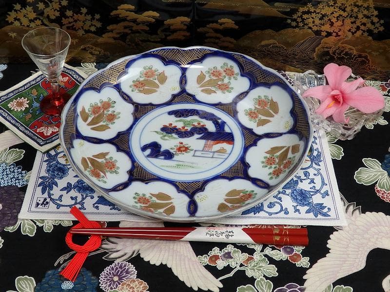 古伊万里　金襴手　陽刻　窓絵　花の図　８寸皿　E109AS-fbfq