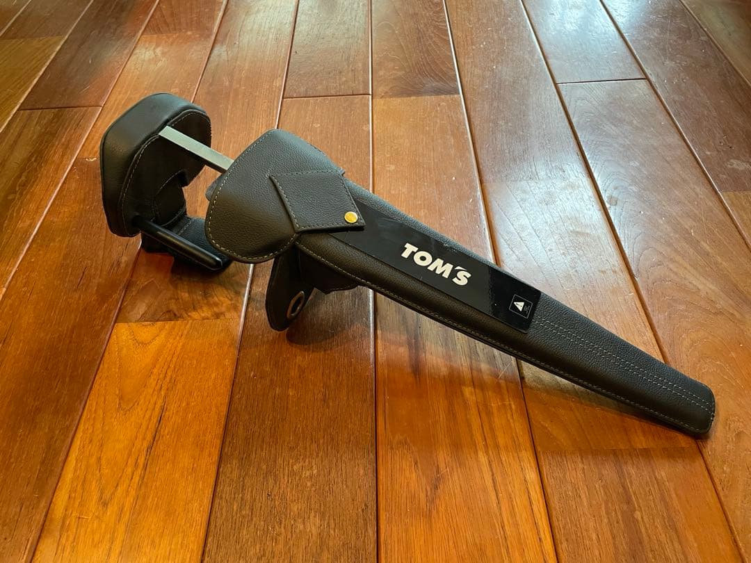 TOM'S ステアリングロック ブラック