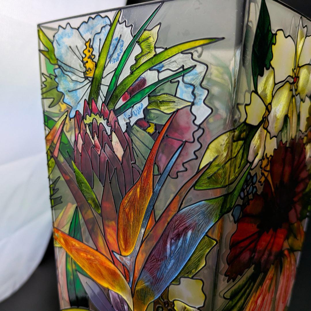 廃盤Amia製 手描き花柄ガラス花瓶 ステンドグラス風 明るいインテリアに