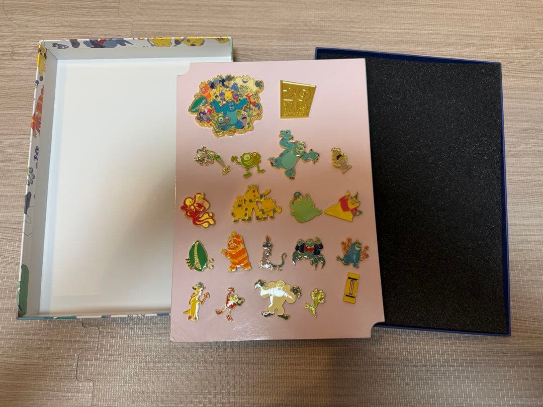 モンスターズインク　20周年　ピンバッジ　希少　レア