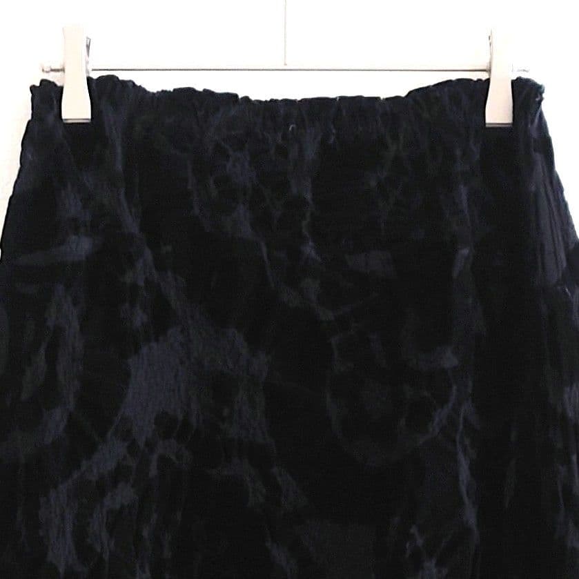 o ミー イッセイミヤケ スカート 立体 花柄 アシメ ベロア風 変形 黒