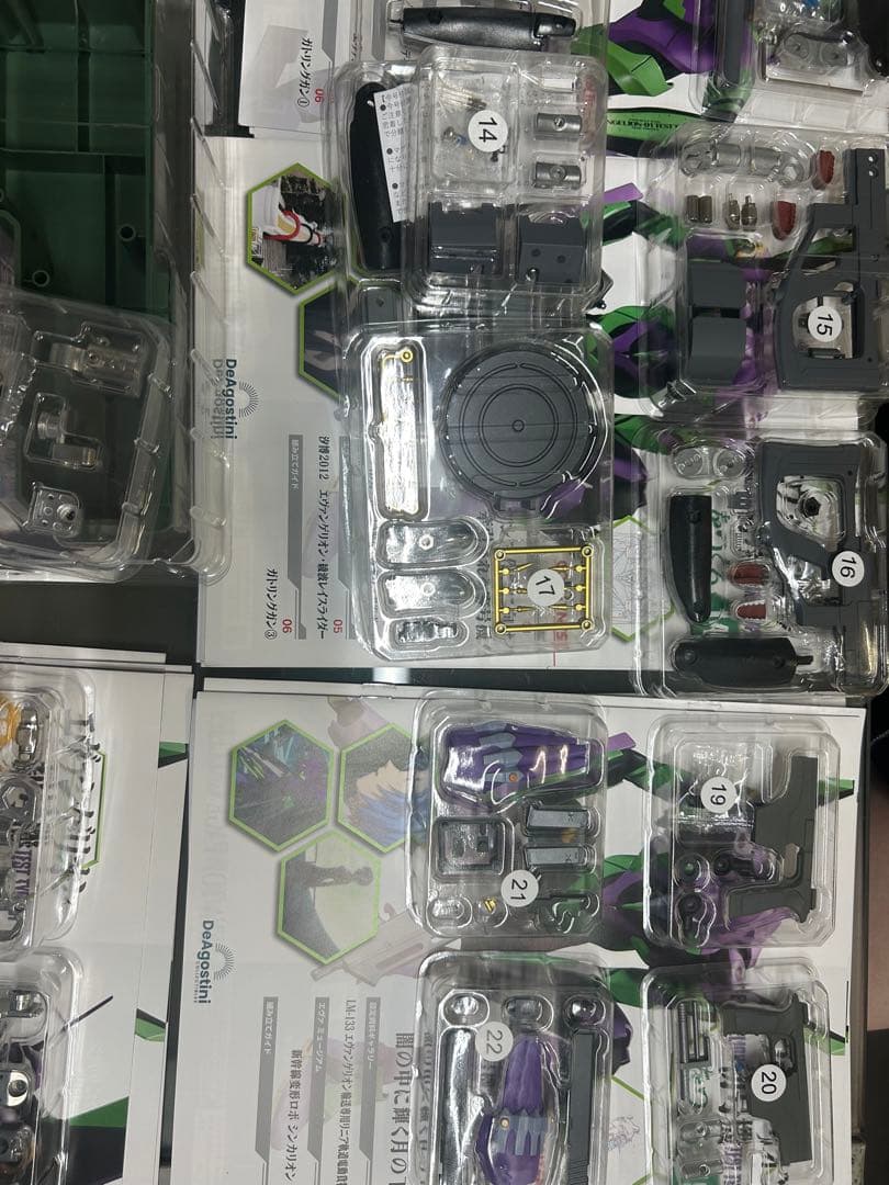 エヴァンゲリオン初号機 未組立キット 金属製最終値下げ