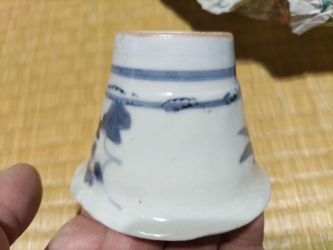 古伊万里　初期様式　広東型　そば猪口　菊絵　生掛け・厚底