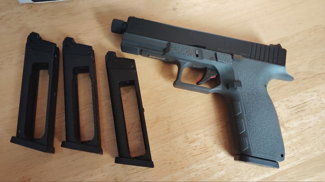 Carbon8 ストライカー9 マガジン2本付　中古美品