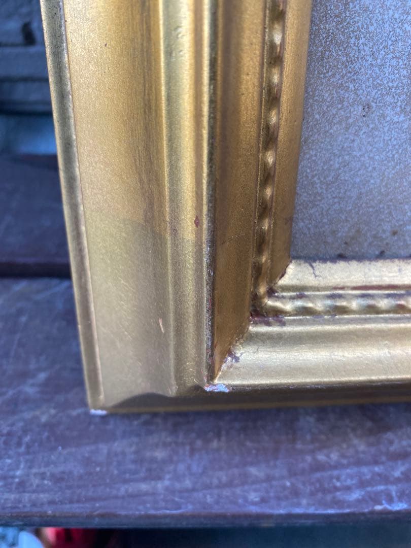 金色フレームの抽象画