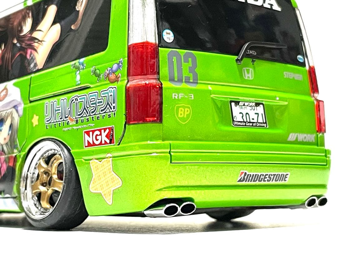 アオシマ1/24●D.A.D/RF3ステップワゴン痛車仕様●完成品