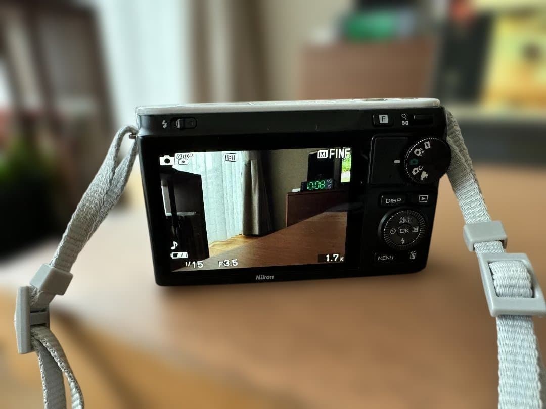 Nikon 1 J2 ミラーレスカメラ 本体とレンズ付き