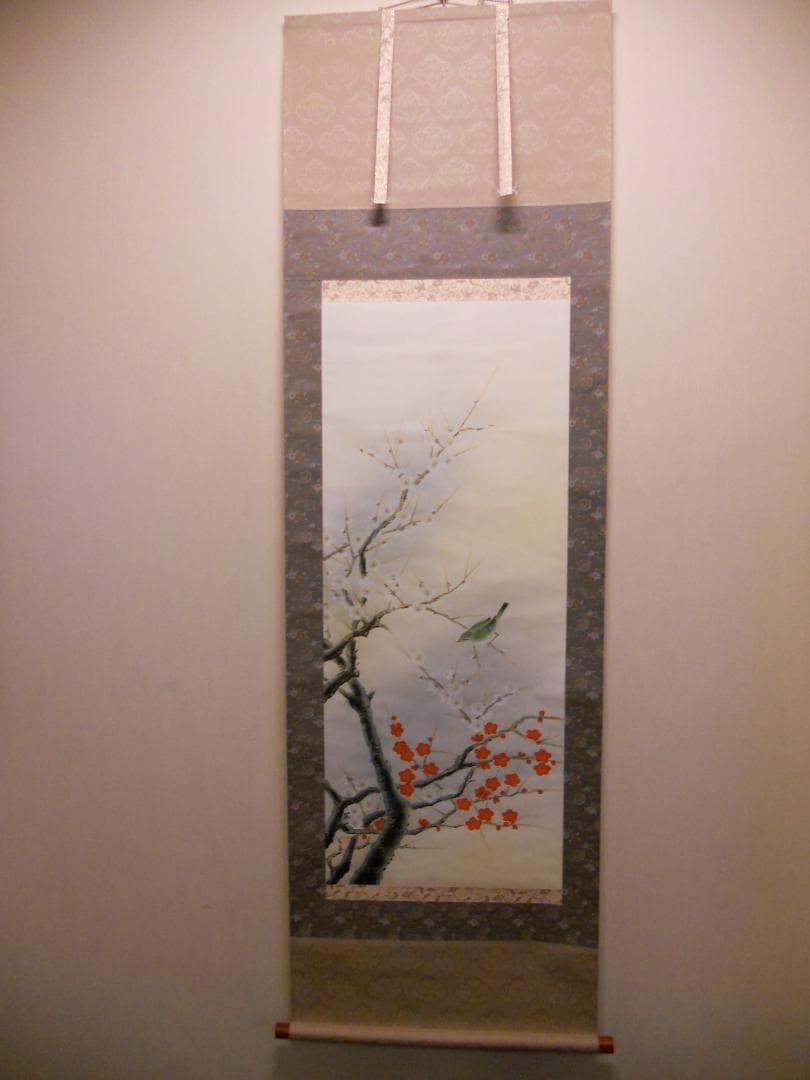 掛け軸 深谷 梅に鶯 絹本 希少 軸装 茶道具 掛軸 美品 です。