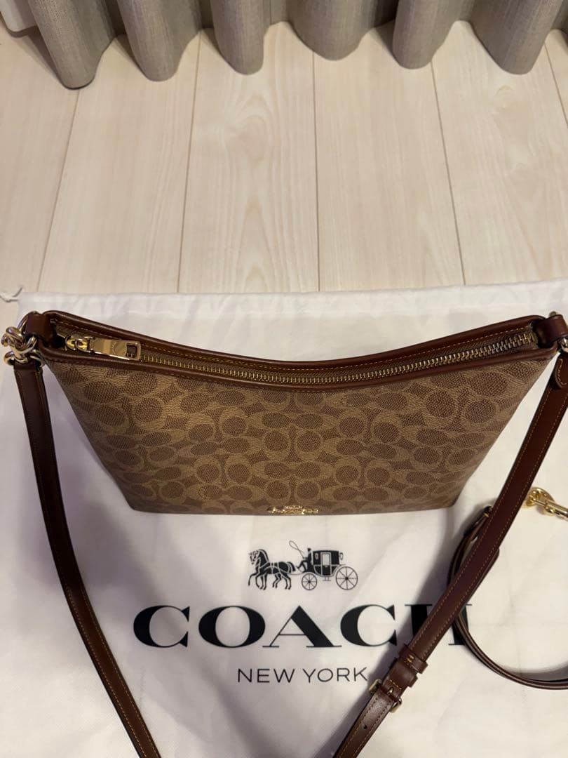 COACH コーチ、ロゴプリント ショルダーバッグ、ハンドバッグ