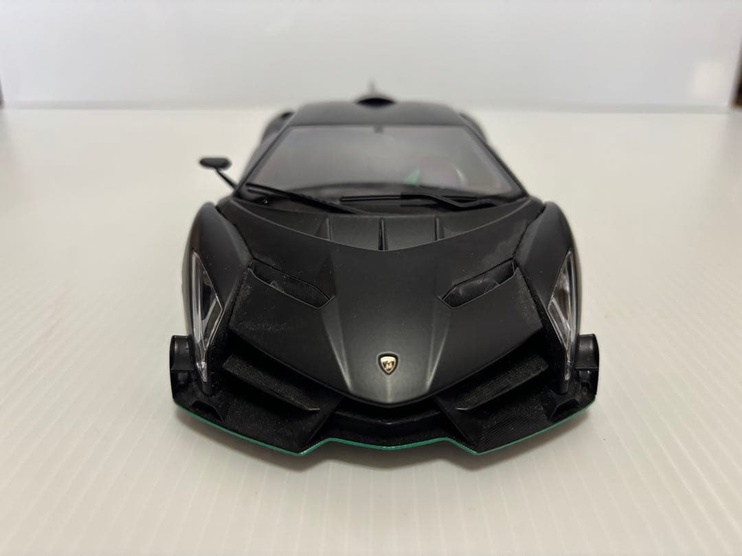 オートアート　ランボルギーニ アヴェンタドール Lブラック 1/18