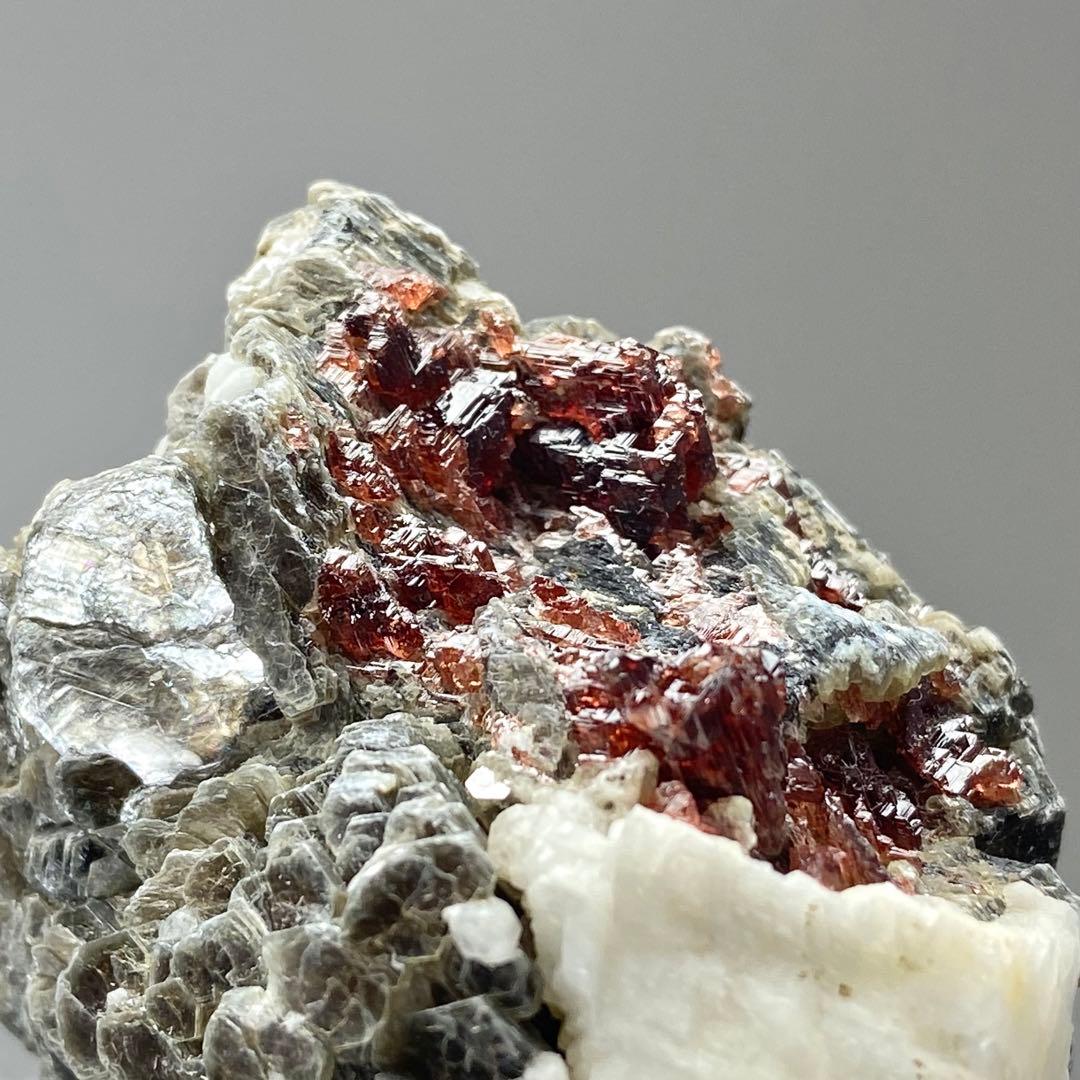 ガーネット　マイカ　アルバイト　ショール　鉱物標本　原石　天然石　ストーン