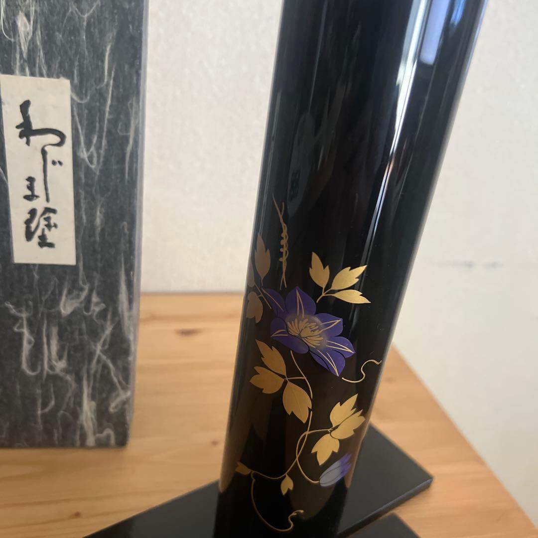 漆器 円筒形花瓶 金色紫色模様　外箱付き