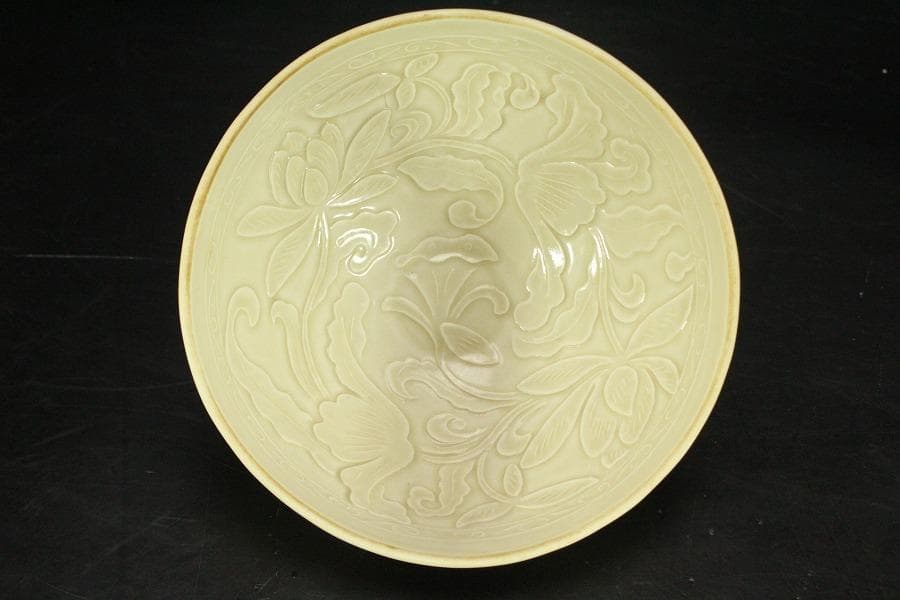 中国美術 白磁 花紋 碗(HA519)