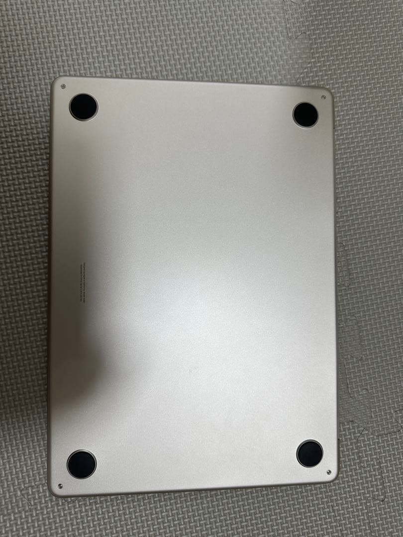 MacBook Air (M2,2022年) 本体　8GB/256GB シルバー