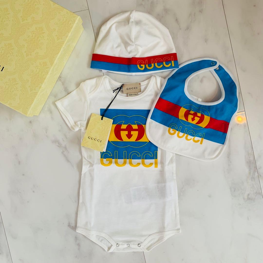 GUCCI 3点セット　ベビー服 ボディスーツ 帽子 スタイセット　よだれかけ