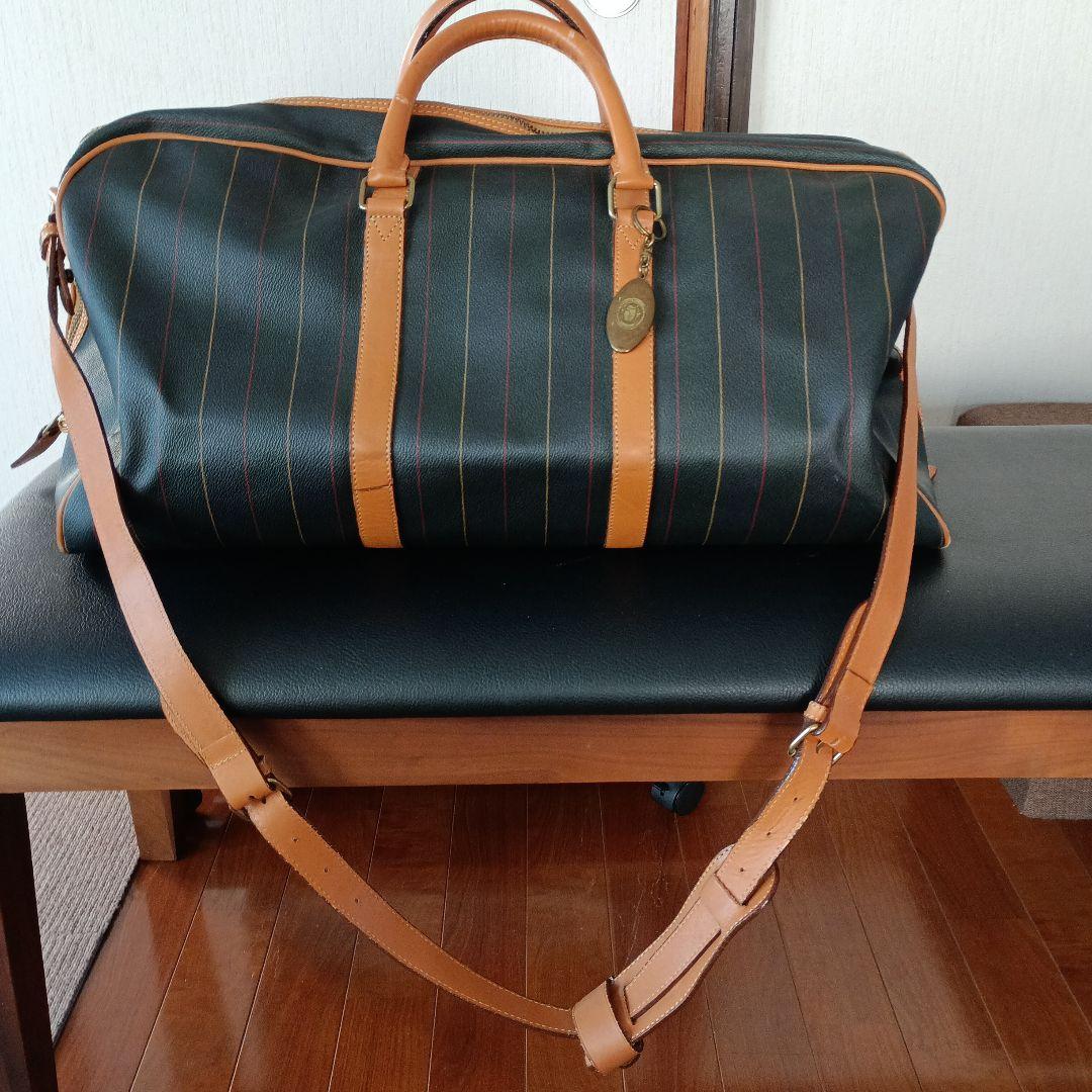 J,プレスのボストンバッグ