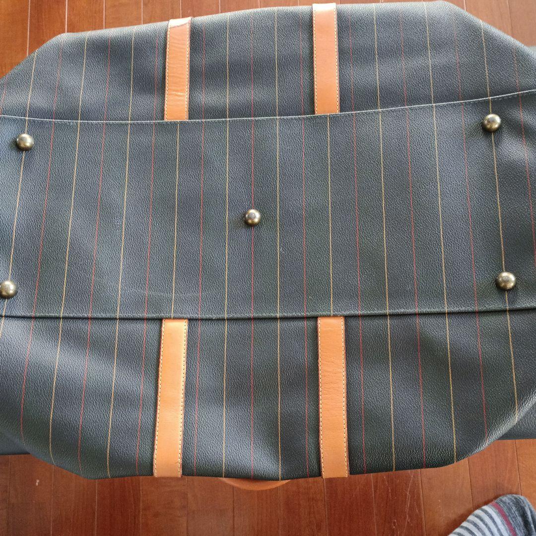 J,プレスのボストンバッグ