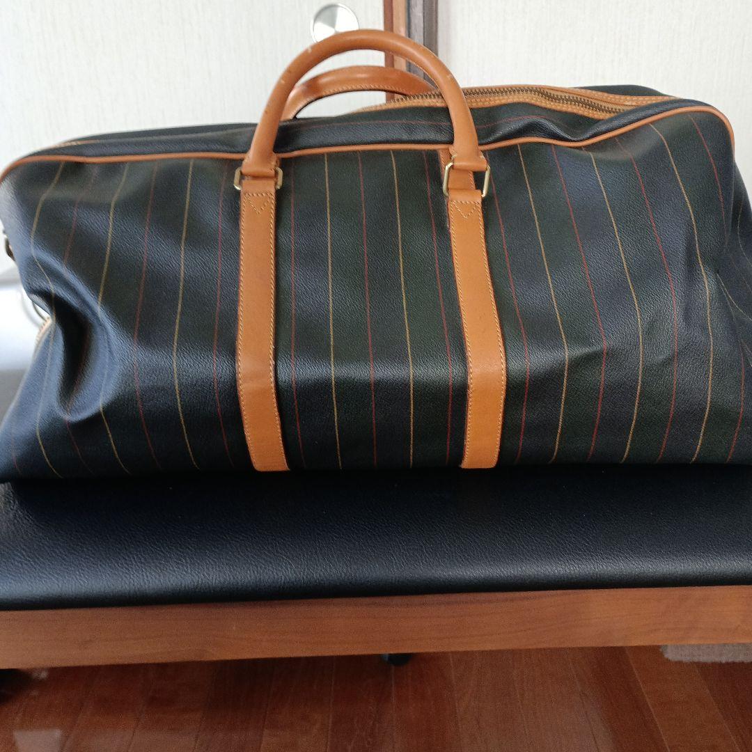 J,プレスのボストンバッグ