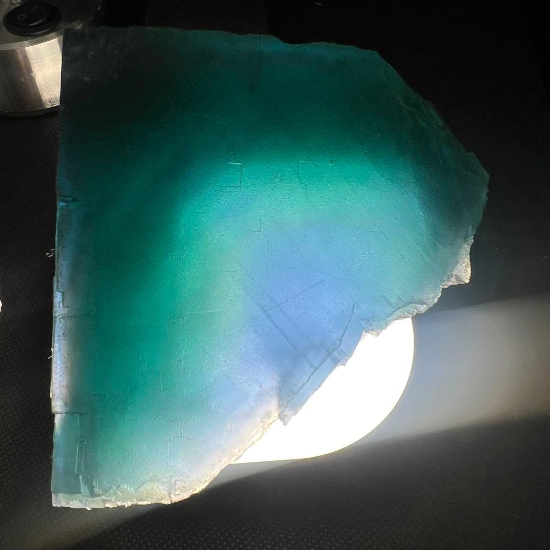 ヤオガンシャン☆ひたすらデカい。ゾーニングが綺麗なフローライトです(*´-`)