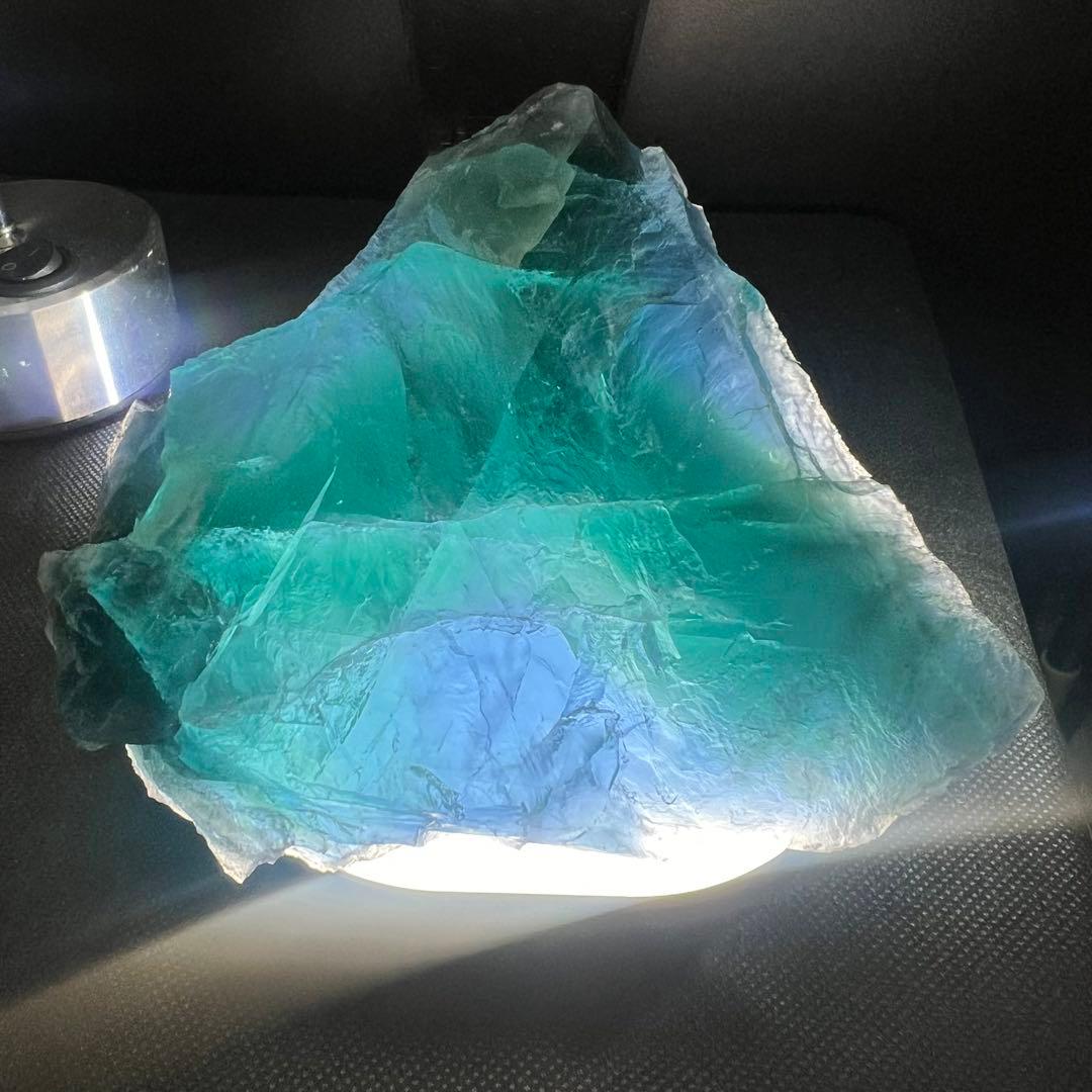 ヤオガンシャン☆ひたすらデカい。ゾーニングが綺麗なフローライトです(*´-`)