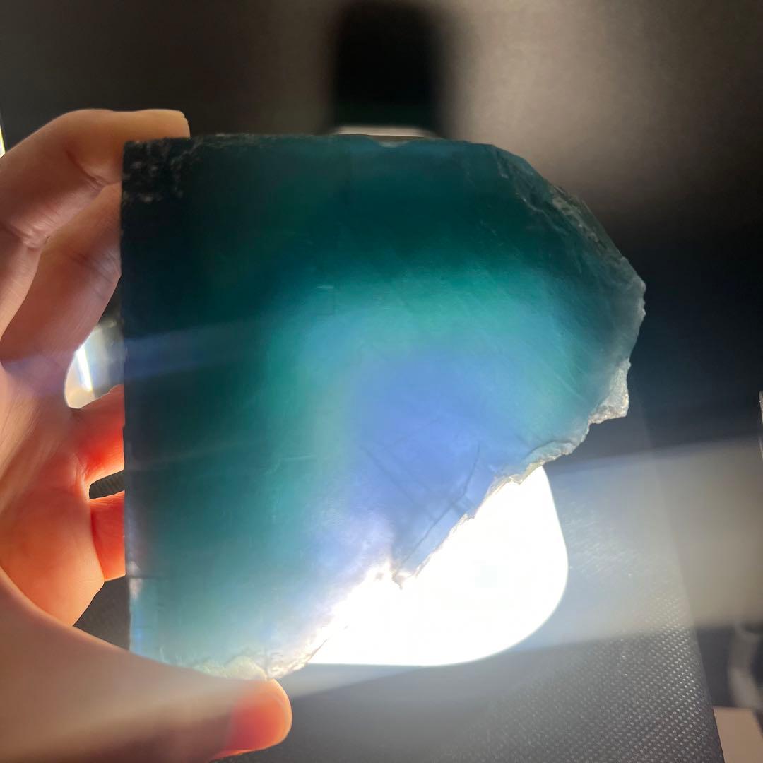 ヤオガンシャン☆ひたすらデカい。ゾーニングが綺麗なフローライトです(*´-`)