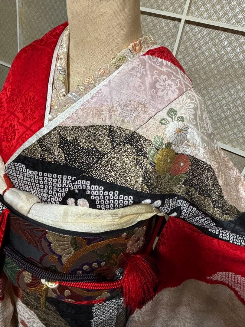 セミアンティーク 振袖7点セット 正絹部分絞りに箔使い　 赤黒白 華やか古典美