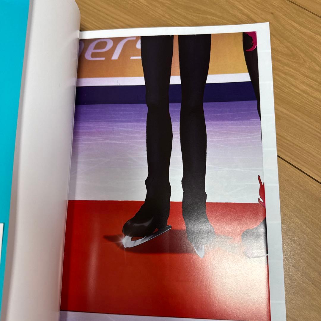 ユーリ!!! on ICE 公式ガイドブック、ファンブック、設定資料集セット