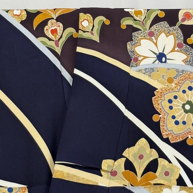ゆりのはな　本振袖　京友禅金彩加工　金駒刺繍　ちりめん　紺/紫色　正絹　I403