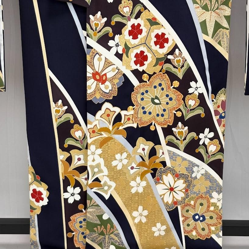 ゆりのはな　本振袖　京友禅金彩加工　金駒刺繍　ちりめん　紺/紫色　正絹　I403