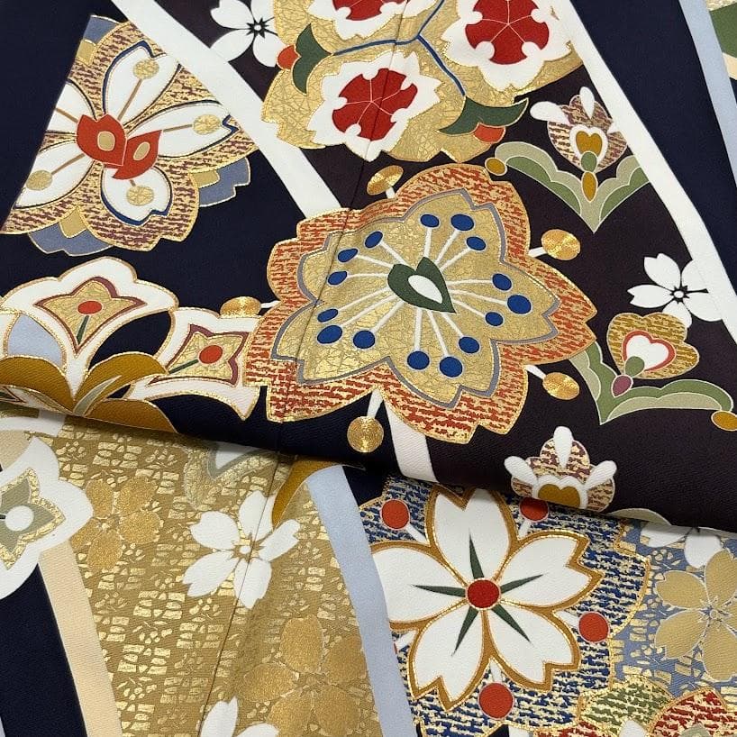 ゆりのはな　本振袖　京友禅金彩加工　金駒刺繍　ちりめん　紺/紫色　正絹　I403