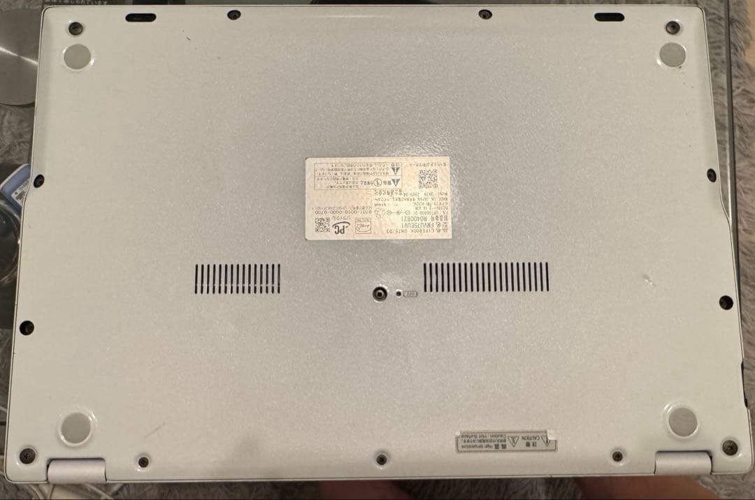 富士通 ノートパソコン Core i7搭載／Windows