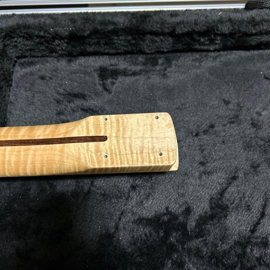 ストラトキャスター フレイムメイプルネック 22フレット