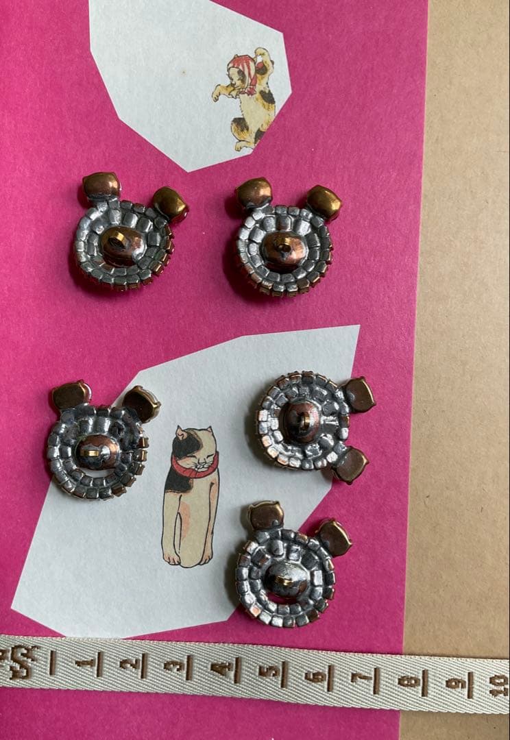 11になります　チェコガラスボタン　ヴィンテージ　ベア　希少カラー組含む