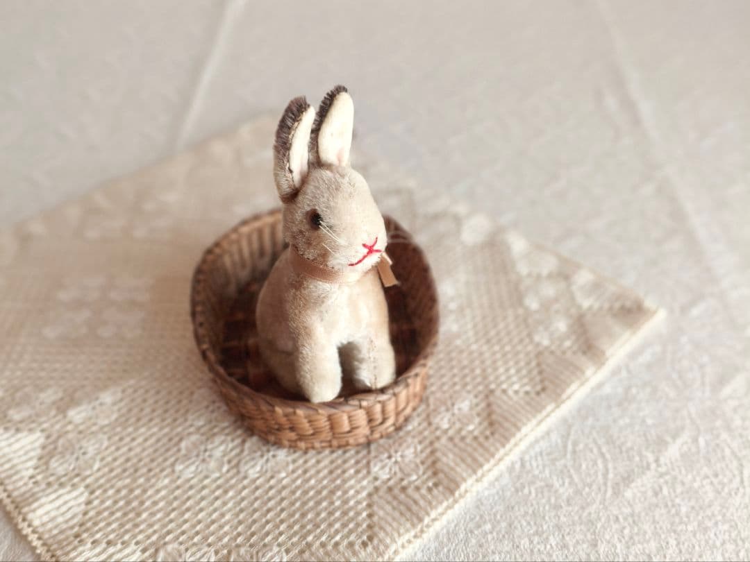 * vintage steiff ୨୧ * お座り姿の かわいいウサギさん
