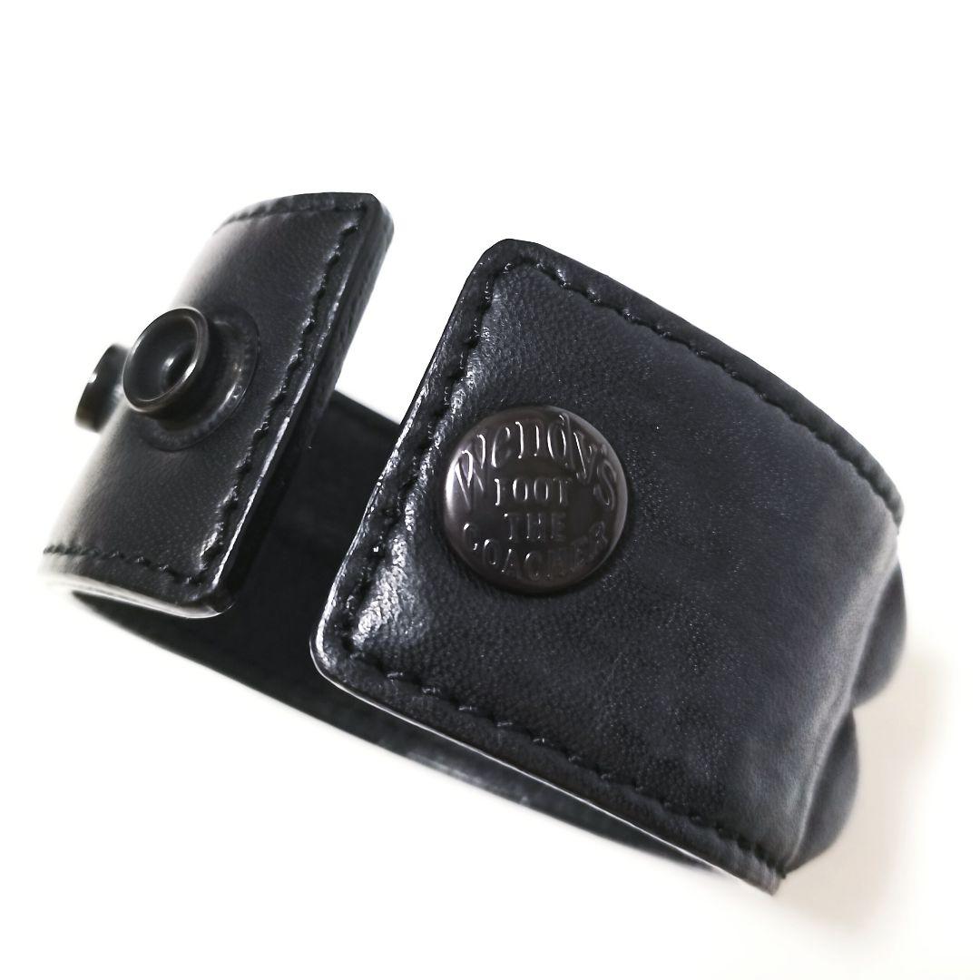 新品◆WENDY'S & フットザコーチャー イギリス製 スタッズリストバンド