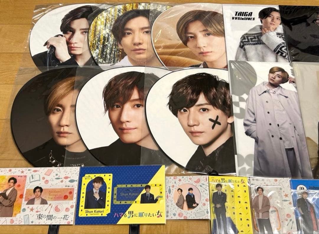 SixTONES 京本大我 うちわ ＆ アクスタ ＆ 缶バッジ 他 24点セット