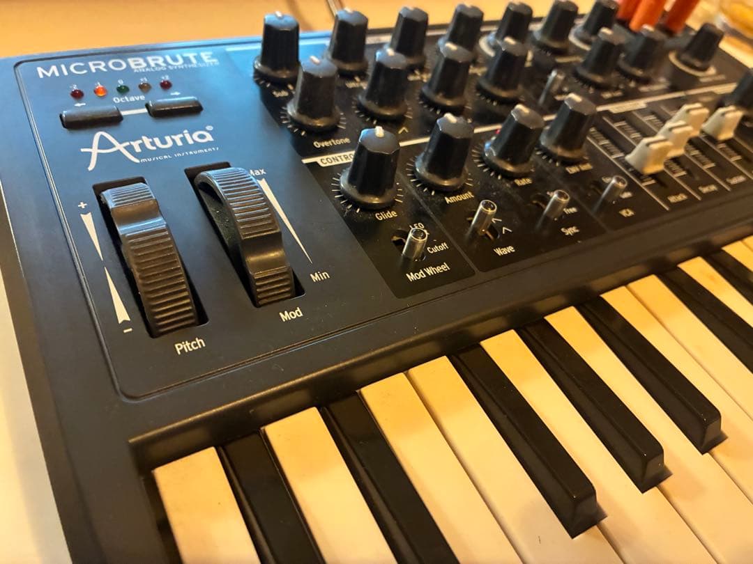 Arturia MicroBrute アナログシンセサイザー