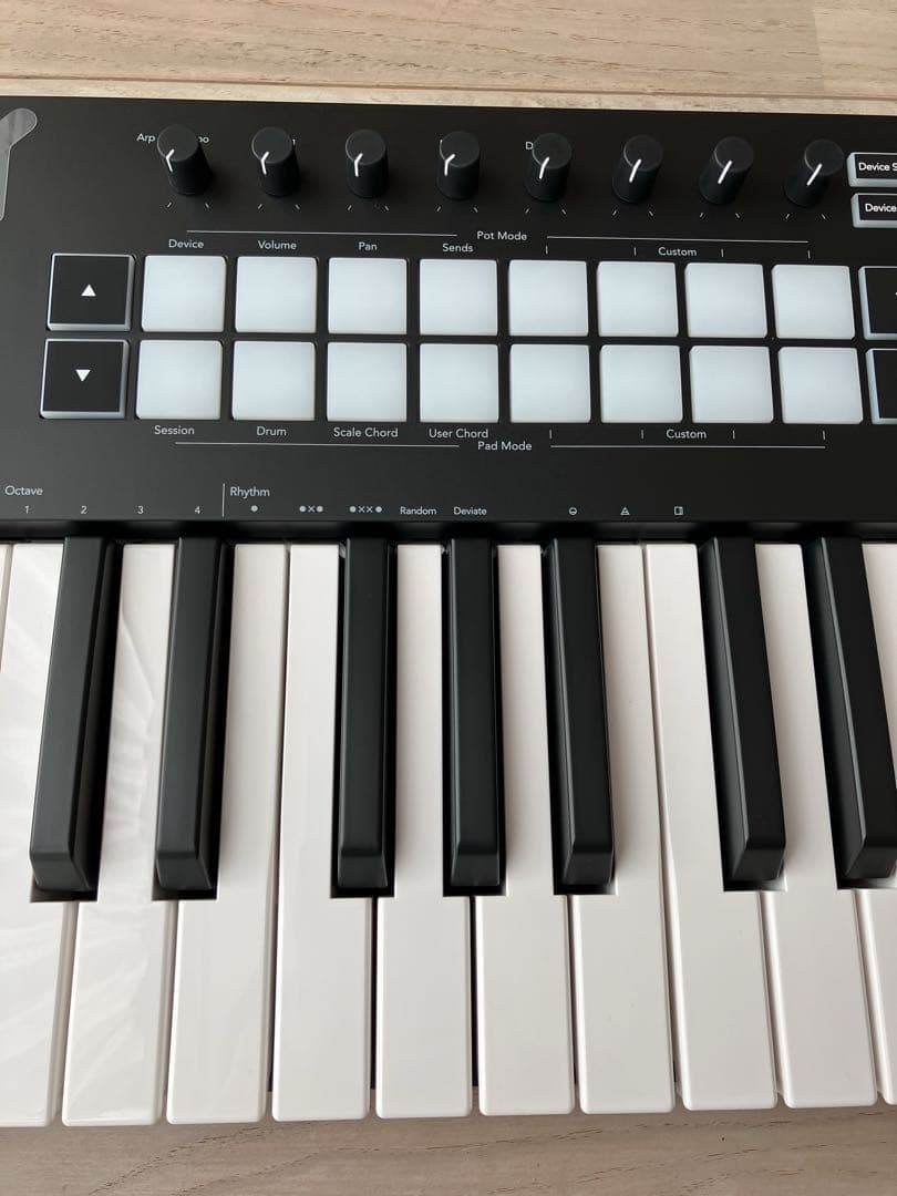 Novation Launchkey 37 MIDIコントローラー キーボード