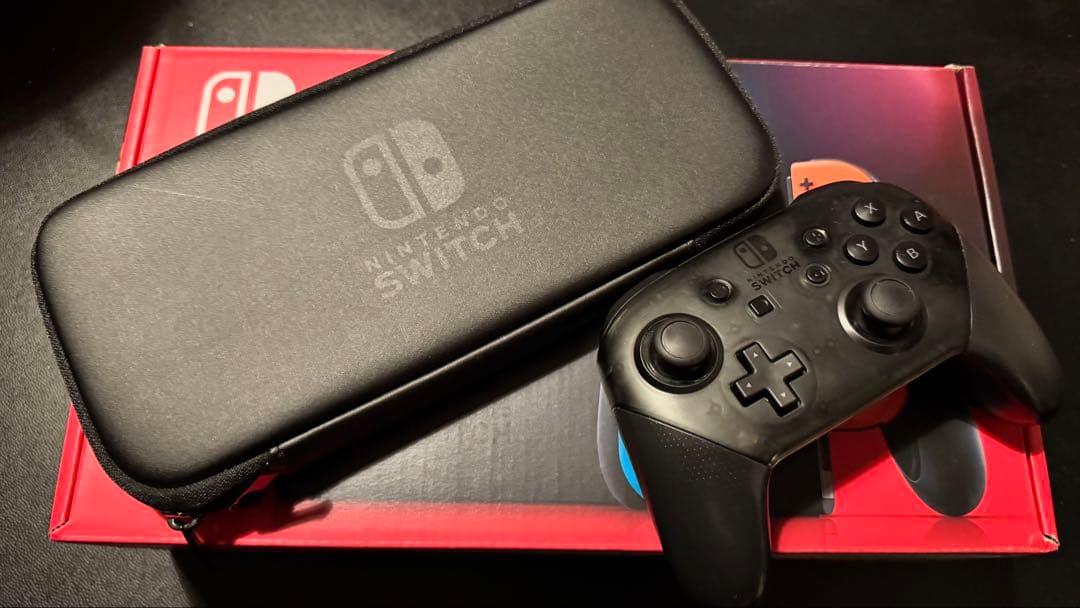 Nintendo Switch 本体（純正プロコン・ポーチ付き）