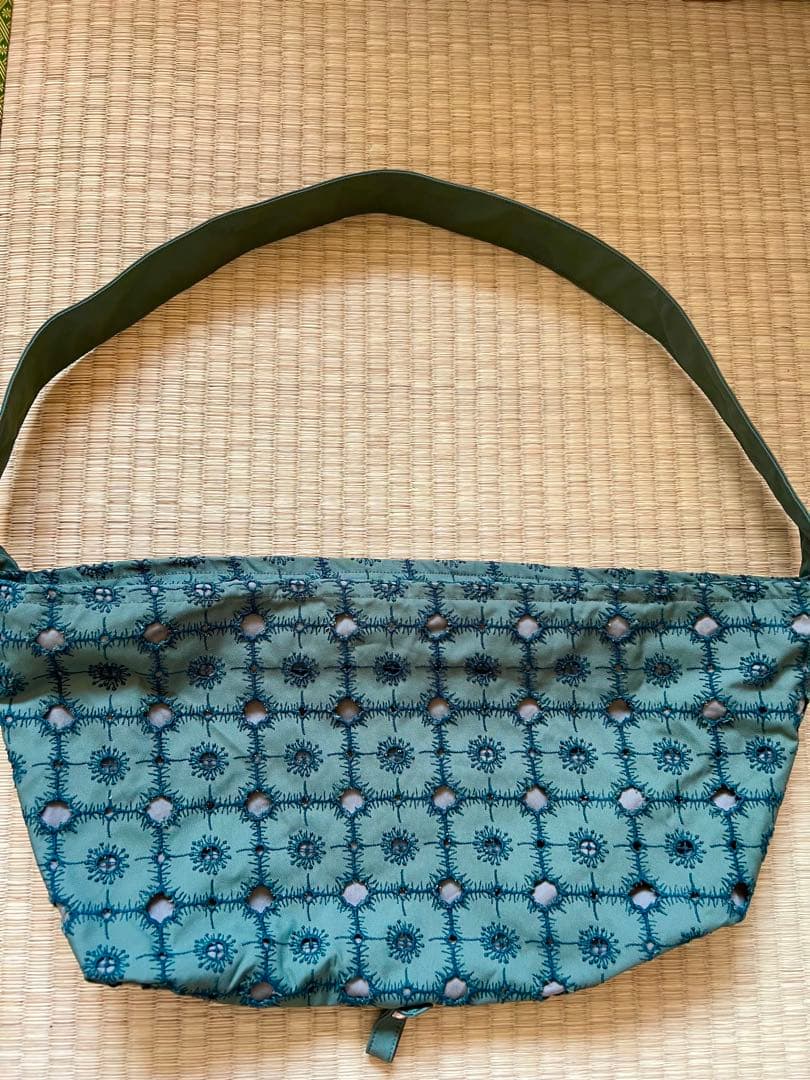 ミナペルホネン　anemone 花柄 グリーン　ショルダーバッグ